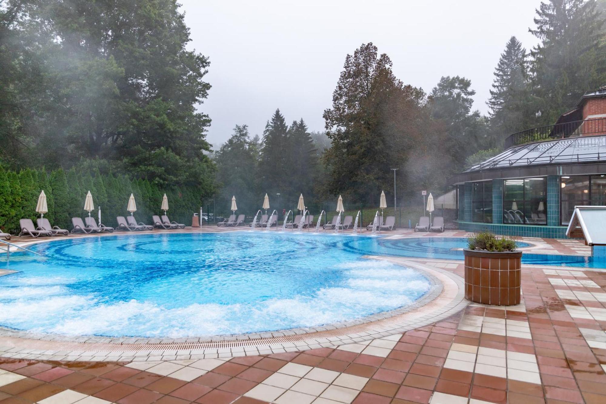 Hotel Vitarium Superior - Terme Krka シュマリェシュケ・トプリツェ エクステリア 写真