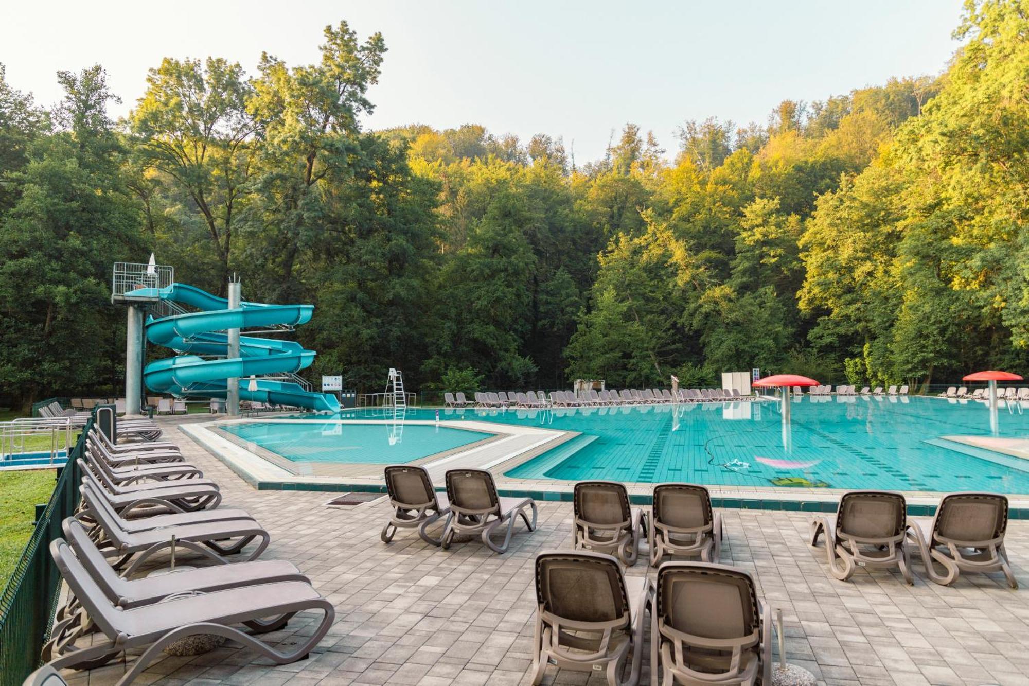 Hotel Vitarium Superior - Terme Krka シュマリェシュケ・トプリツェ エクステリア 写真
