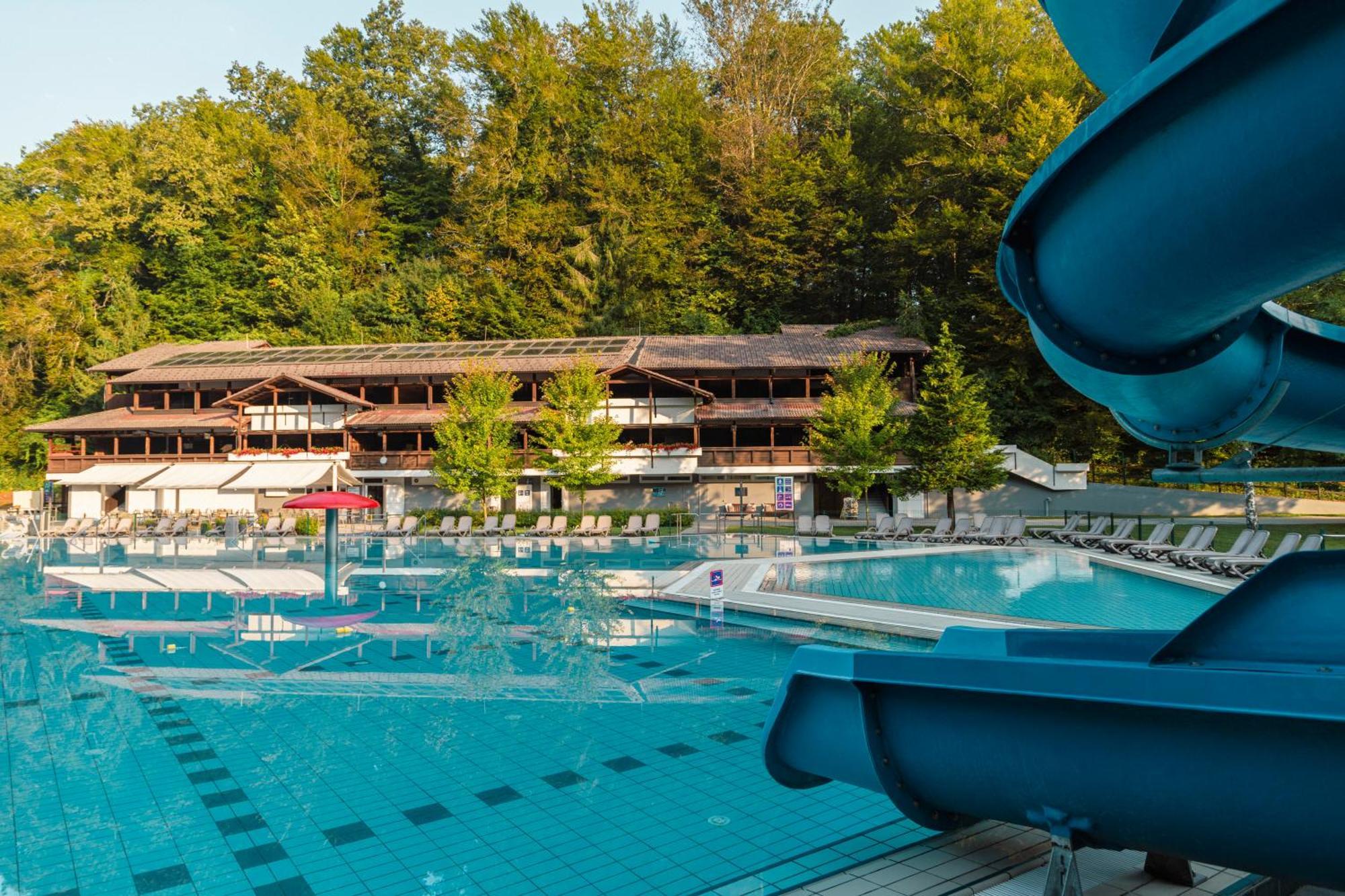 Hotel Vitarium Superior - Terme Krka シュマリェシュケ・トプリツェ エクステリア 写真